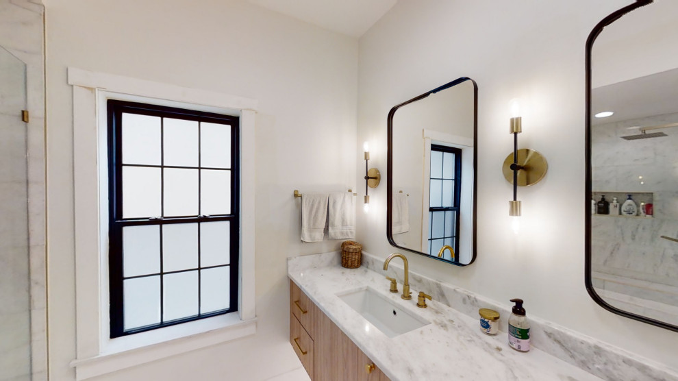Bathroom - transitional bathroom idea in Chicago