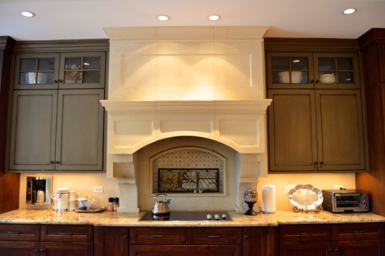 Kitchen - kitchen idea in Chicago