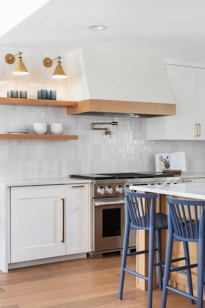 Kitchen - transitional kitchen idea in Austin