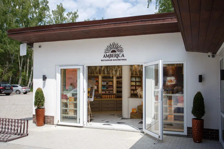 Магазин локального бренда с янтарем AMBERICA