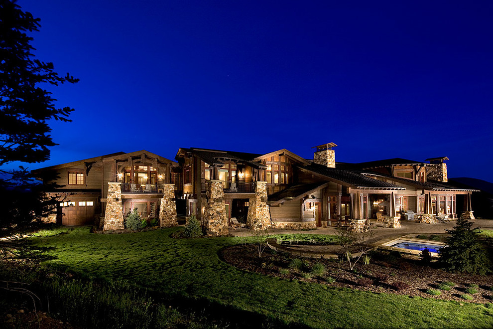 Inspiration for a rustic exterior home remodel in Baltimore
