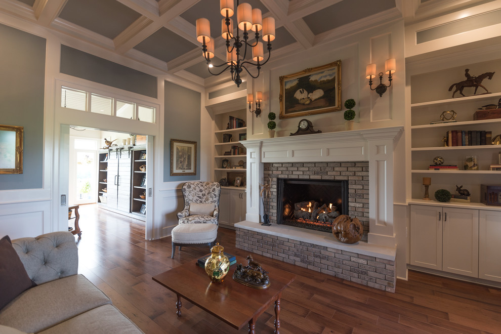 Home design - large transitional home design idea