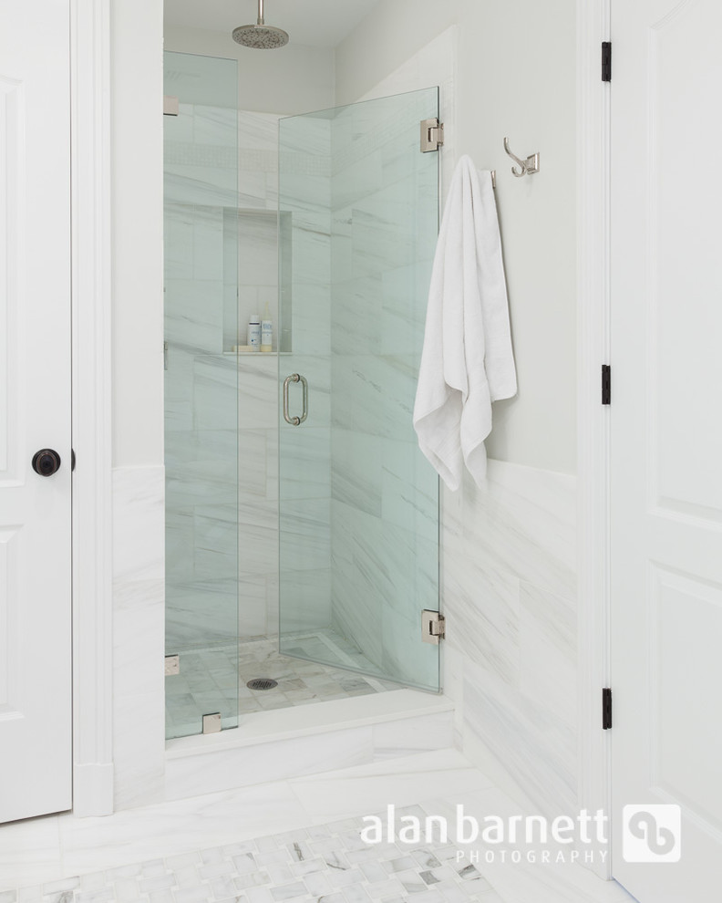 Transitional master bathroom photo in New York