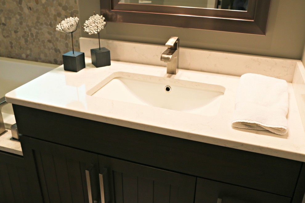 Inspiration for a transitional home design remodel in Omaha