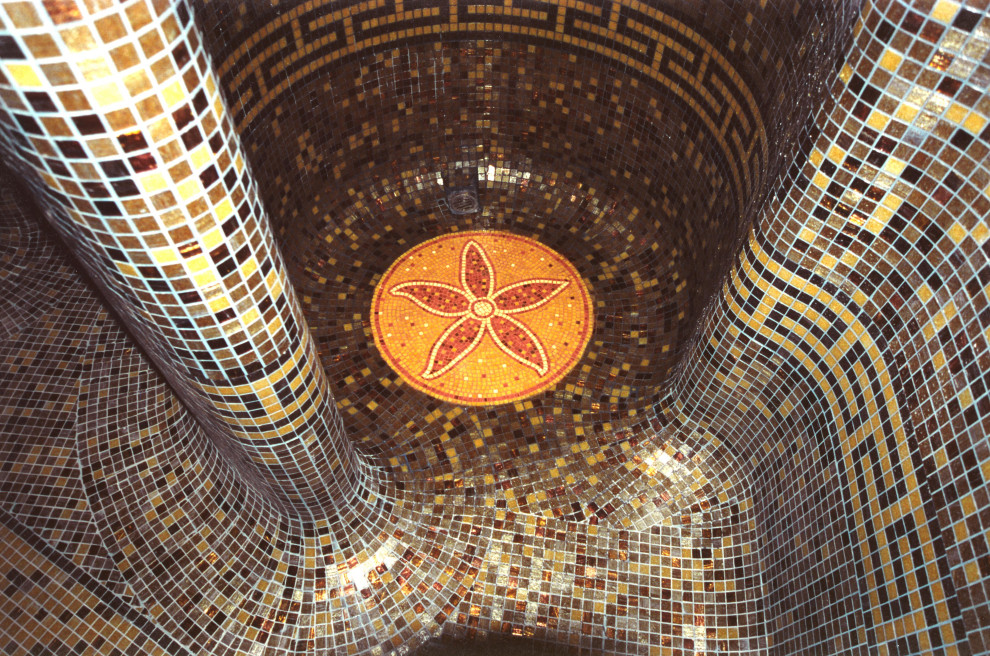 Бассейн на Крестовском острове