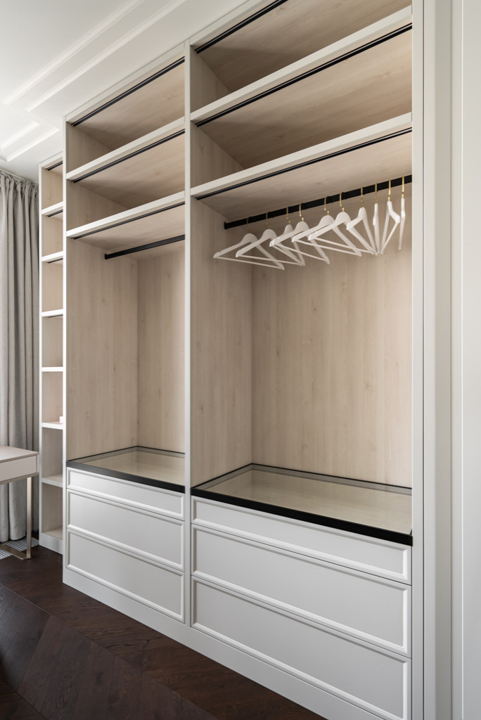 Шикарная квартира с белой мебелью