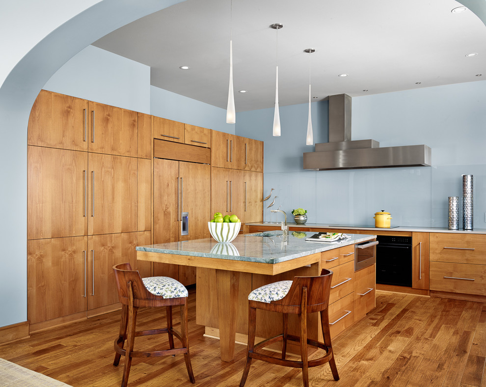 Example of a transitional kitchen design in Austin
