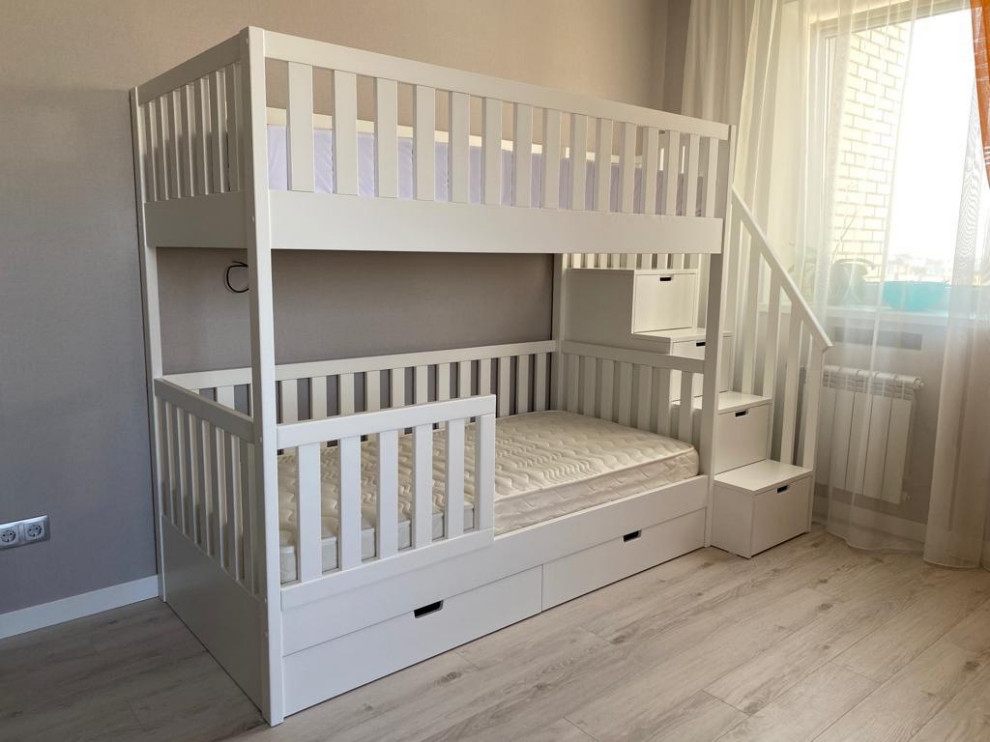 Двухъярусная кровать с лестницей-комодом