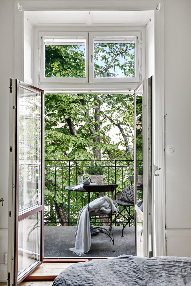 Inspiration for a mid-sized scandinavian balcony in Stockholm.