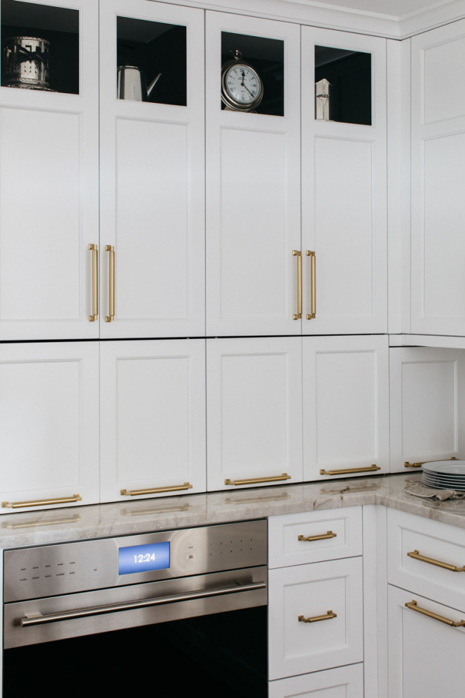 Inspiration for a transitional kitchen remodel in Chicago