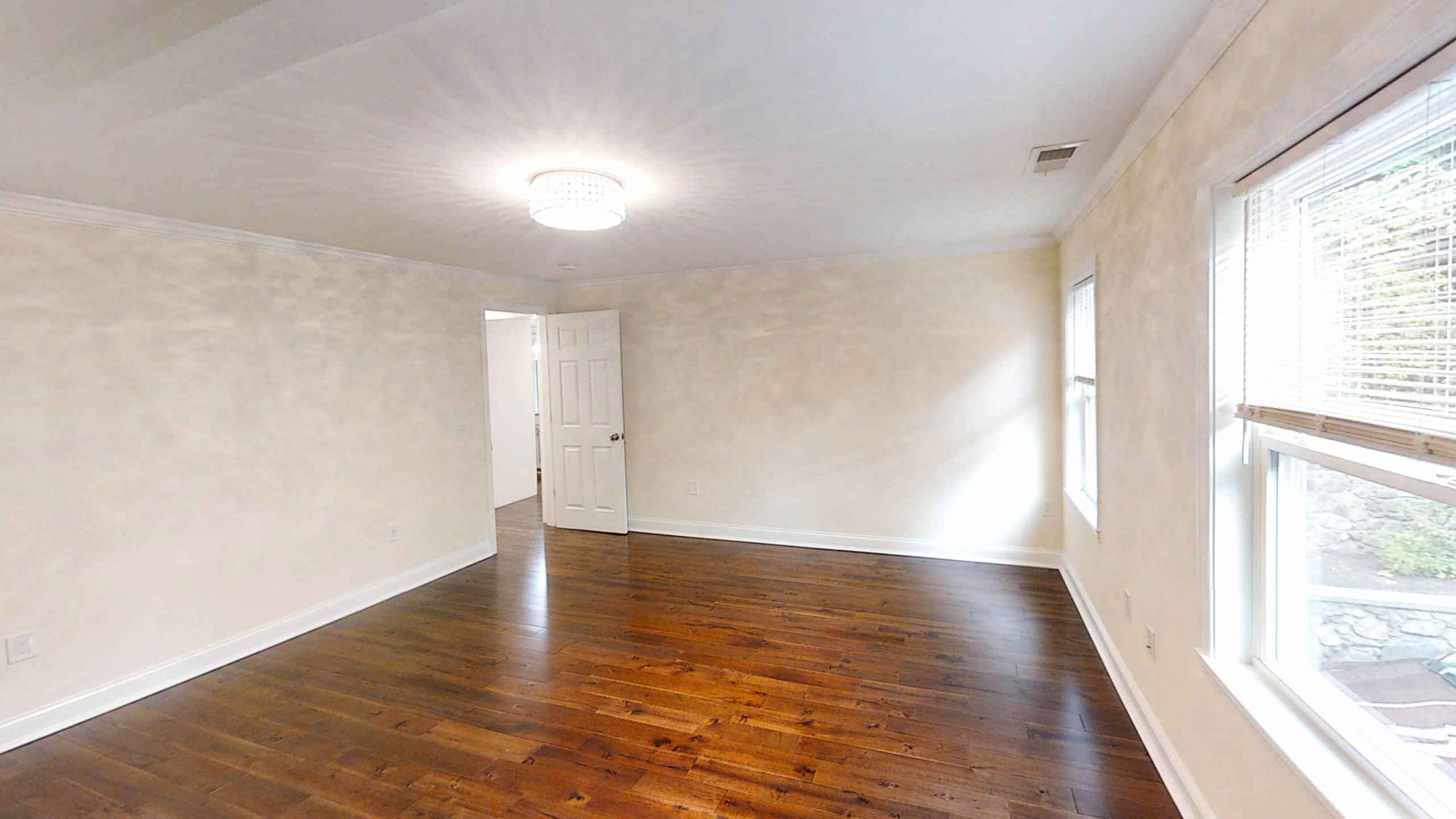 533 Summer Ave U2