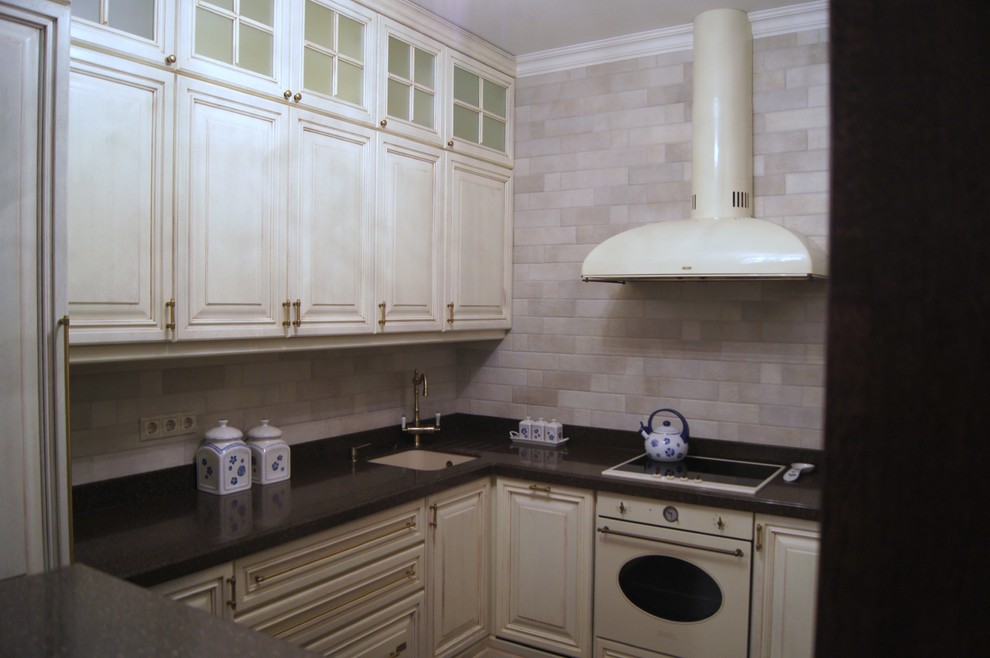 Кухня в провансе из массива