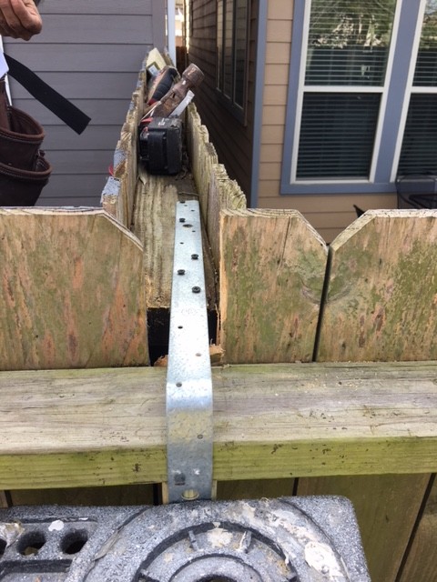 Stabilizing Wood Fence Corners with Side Fences