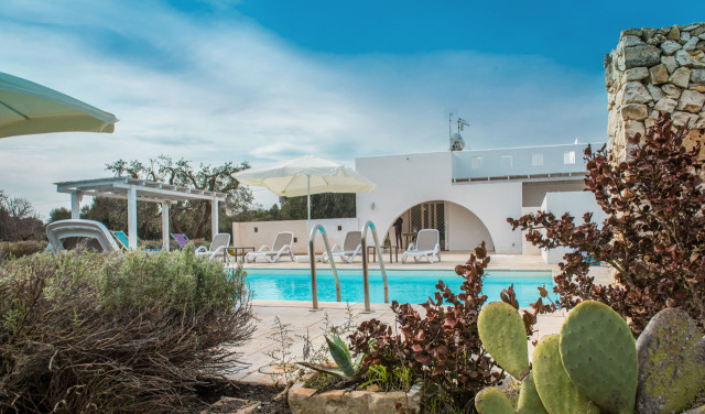 Villa HIlde mediterranean-pools-and-hot-tubs