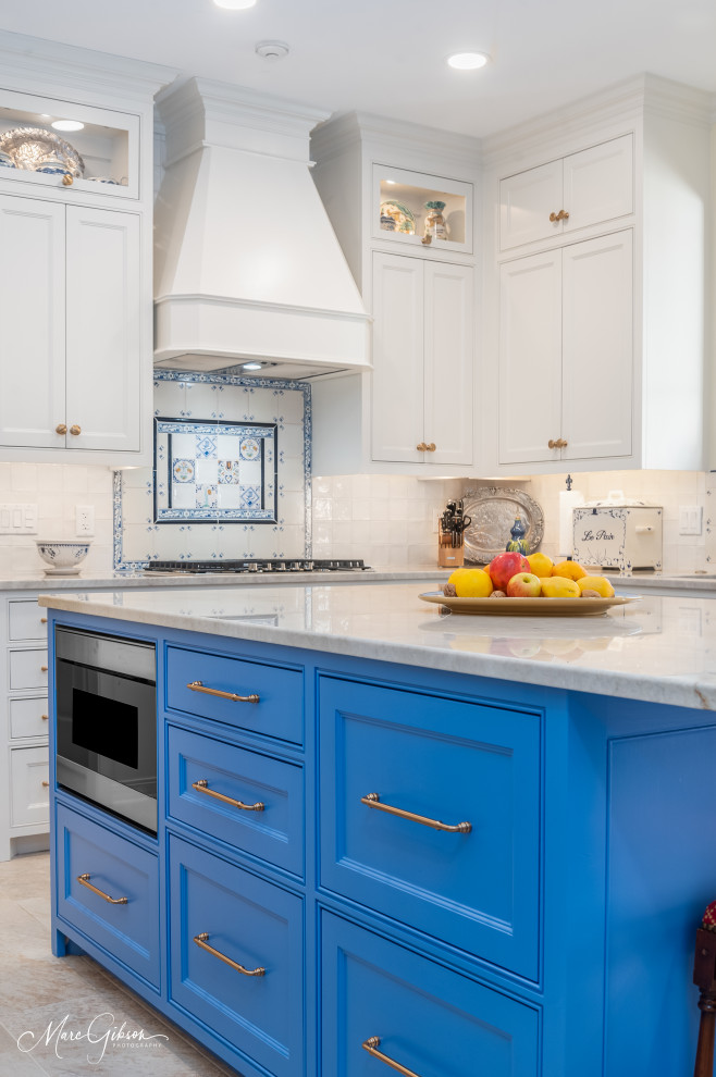 Beautiful Kitchen with Beautiful Backdrop