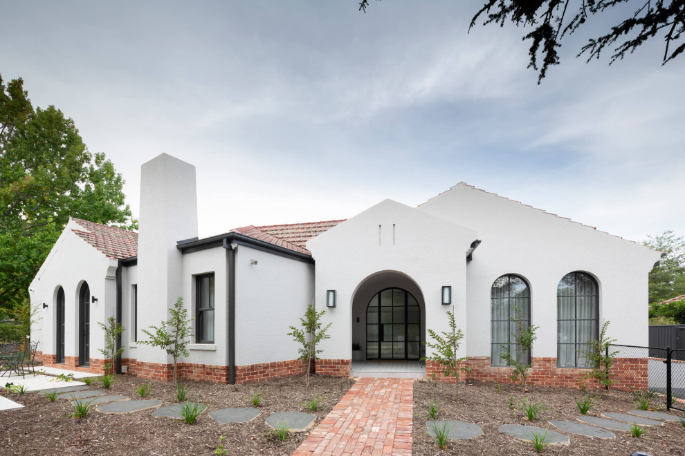 This is an example of a contemporary exterior in Canberra - Queanbeyan.