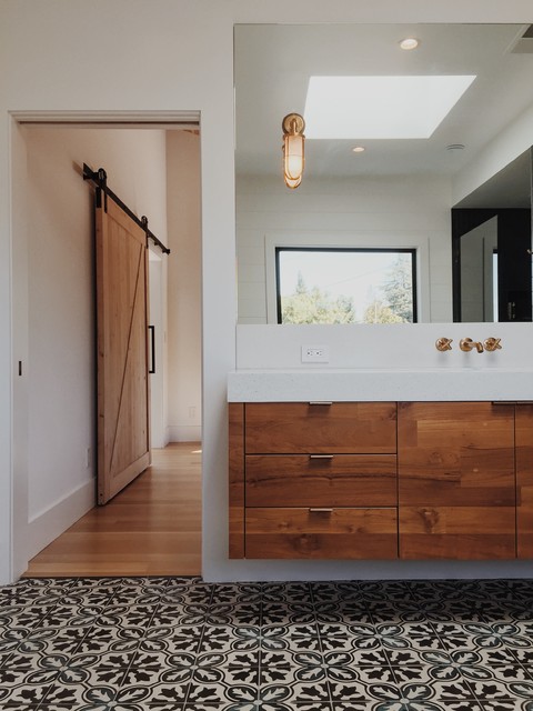 1580 Meadow Lane Remodel modern-badezimmer