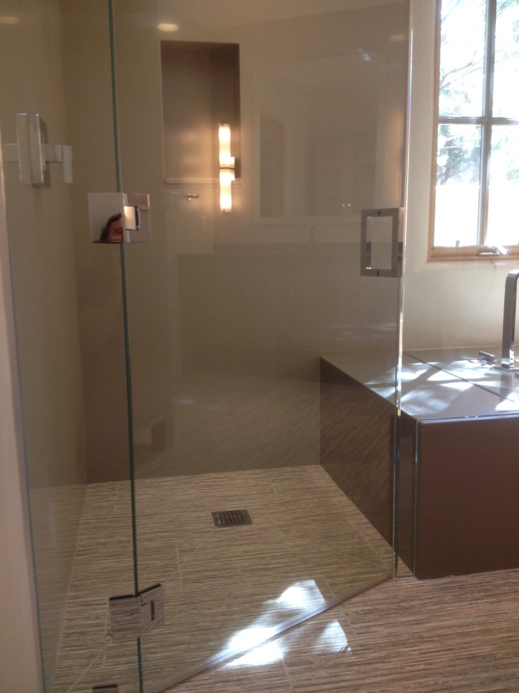 Photo of a contemporary bathroom in Albuquerque.