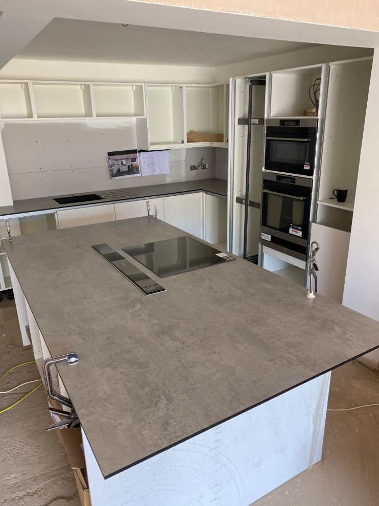 Worktop specialists (quartz, oak, compact laminate, laminate)