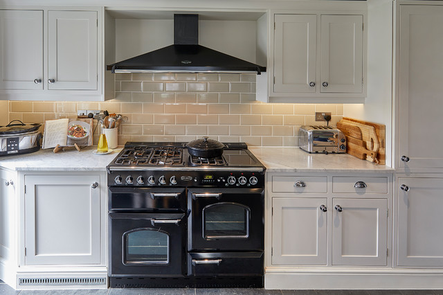 White Shaker Kitchen traditional-kitchen