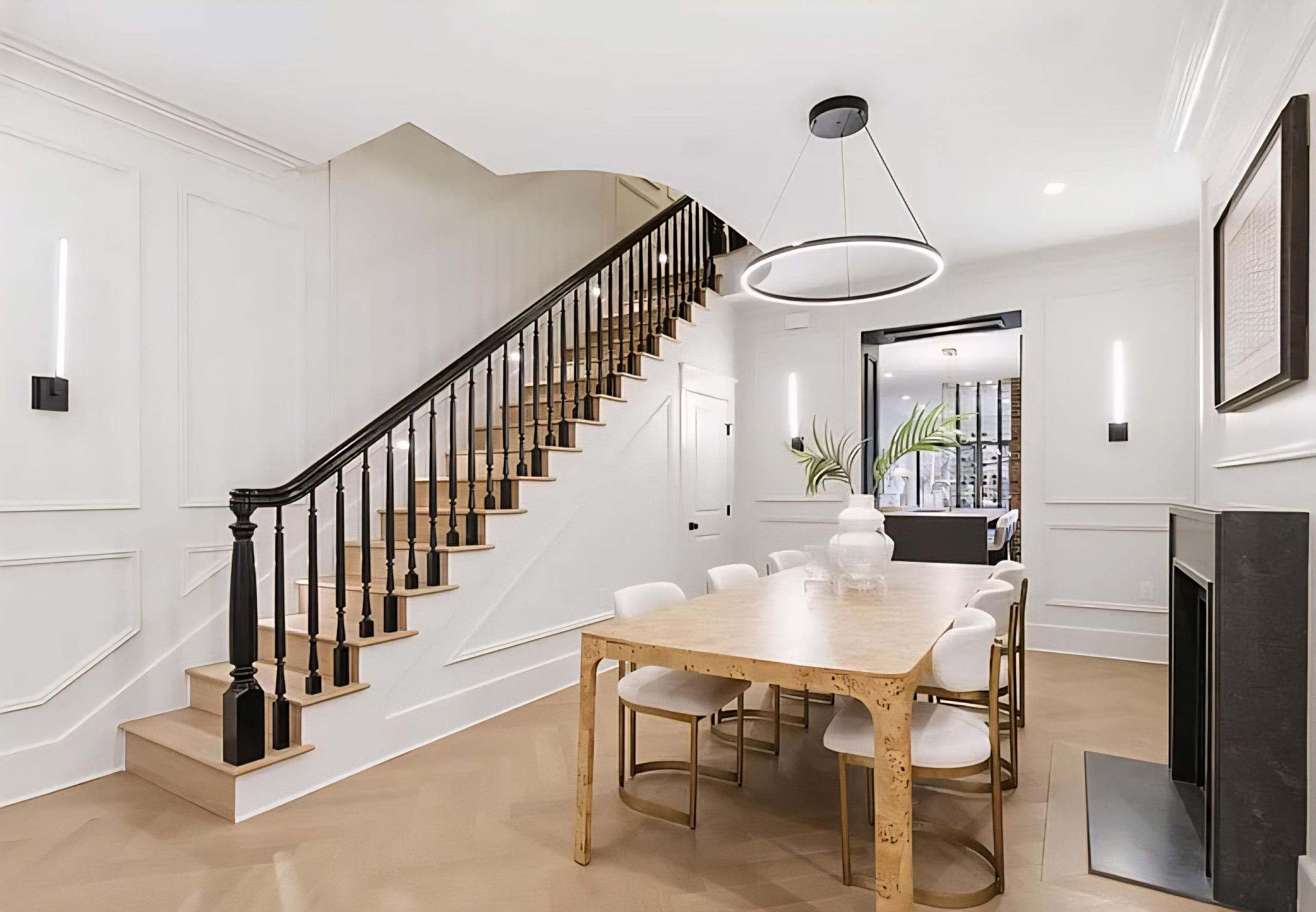 Project #154 | Classic & Chic Wood Railing