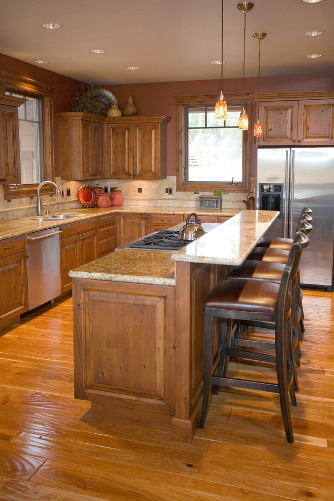 Transitional kitchen photo in Boise