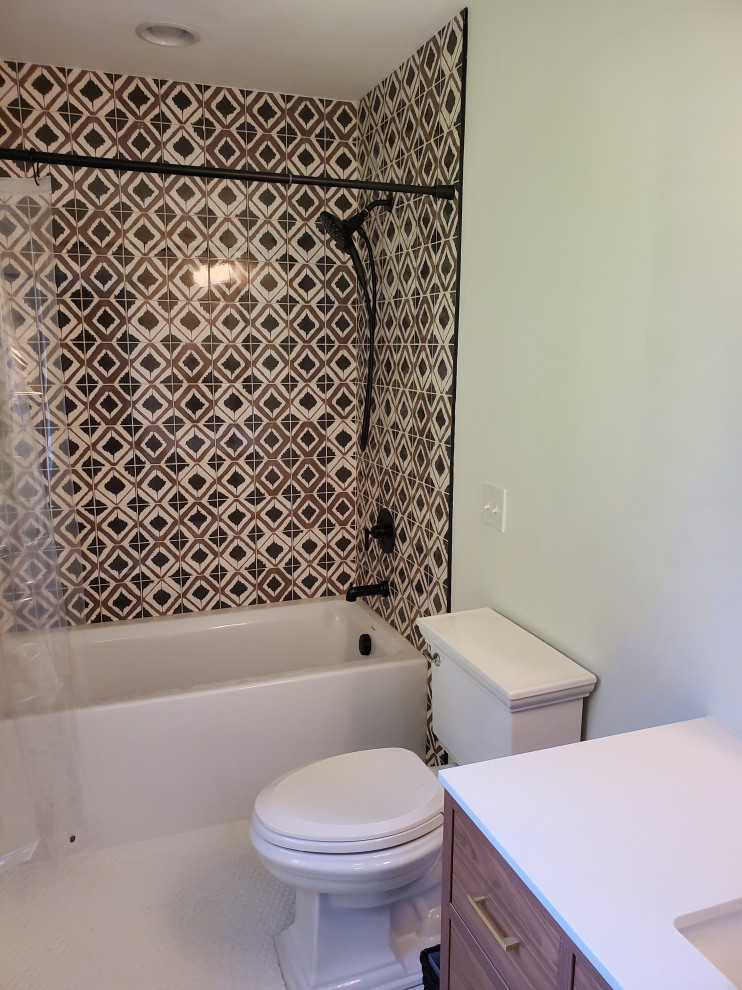 Old State- Kids Bathroom