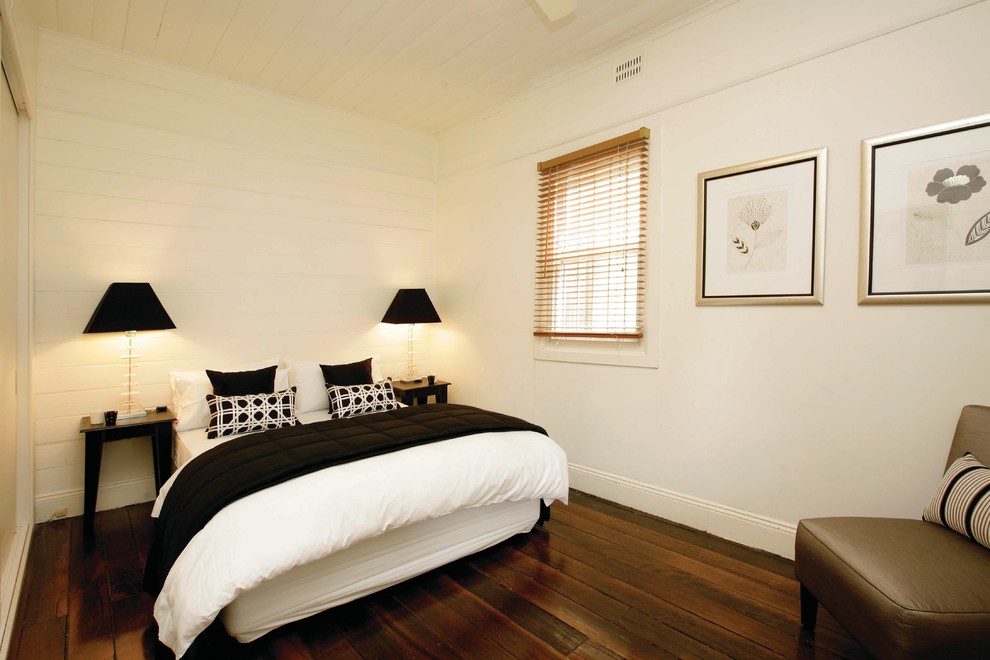 Inspiration for a traditional bedroom in Sydney.