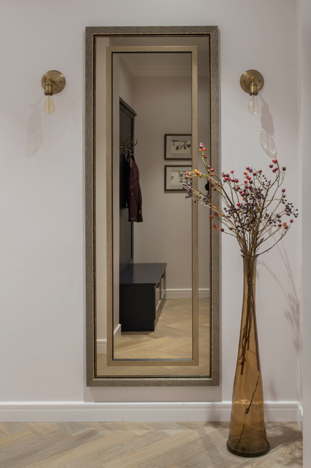 Квартира в доме по проекту архитектора Жолтовского.