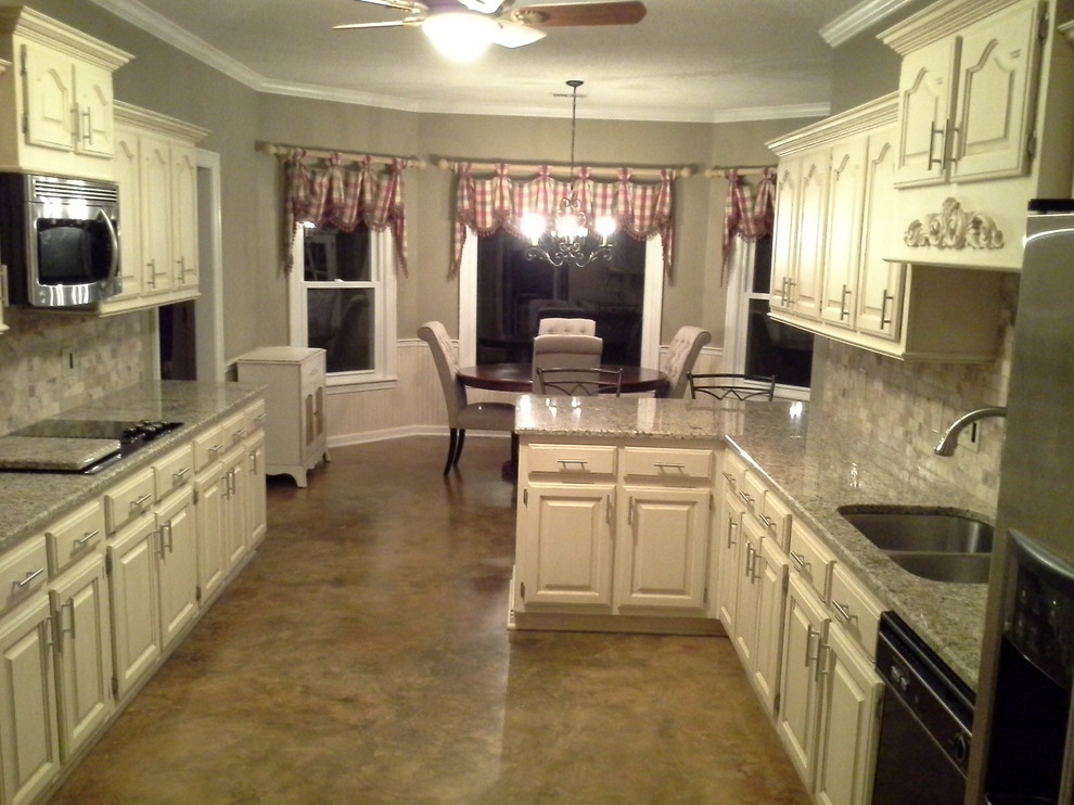 Kitchen - transitional kitchen idea