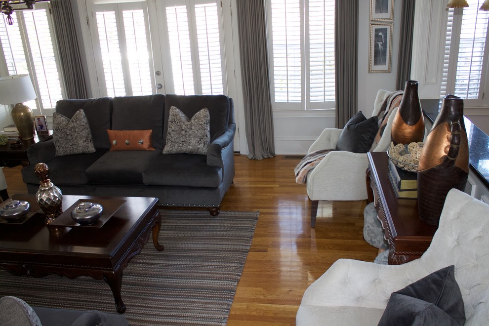 Inspiration for a transitional home design remodel in Atlanta