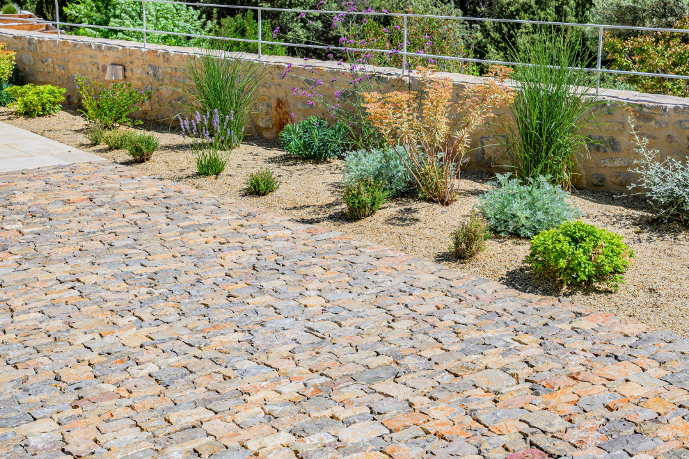 Tourtour - un  jardin dans le ciel
