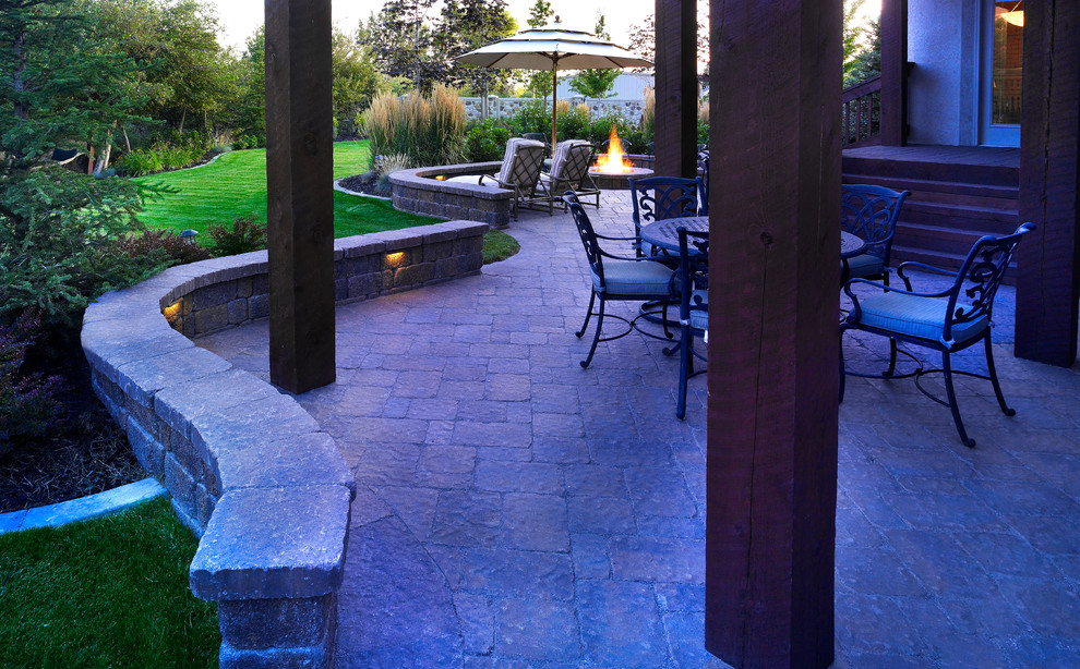 Inspiration for a mid-sized traditional patio in Salt Lake City.