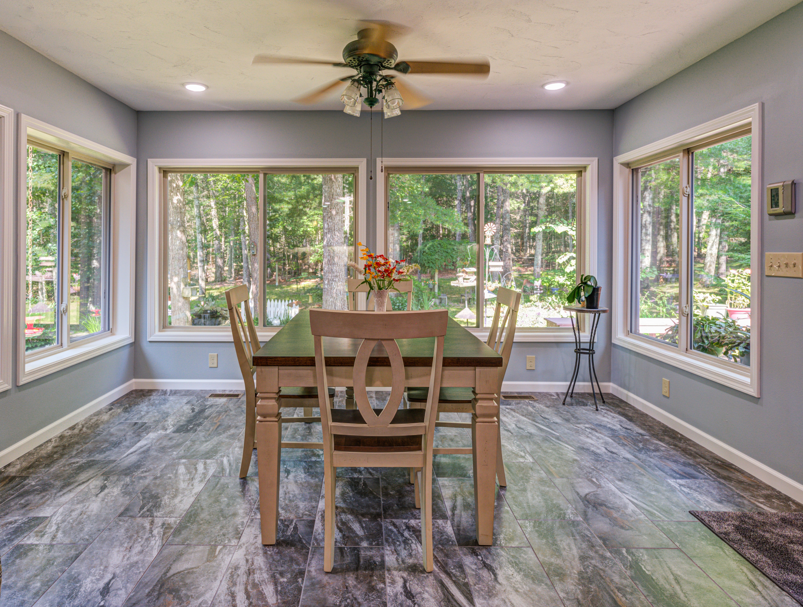 175 Forest View Dr - Four Season Room / Kitchen