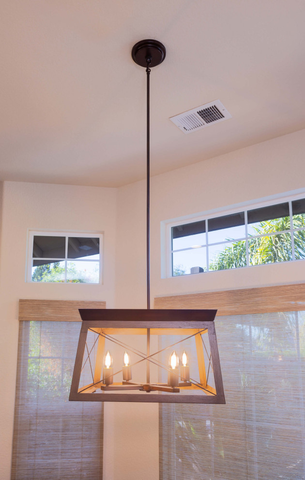 Kitchen - transitional kitchen idea in Sacramento