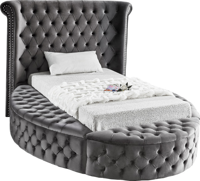 Luxus Button Tufted Velvet Round Bed Beach Style Platform Beds By Meridian Furniture 