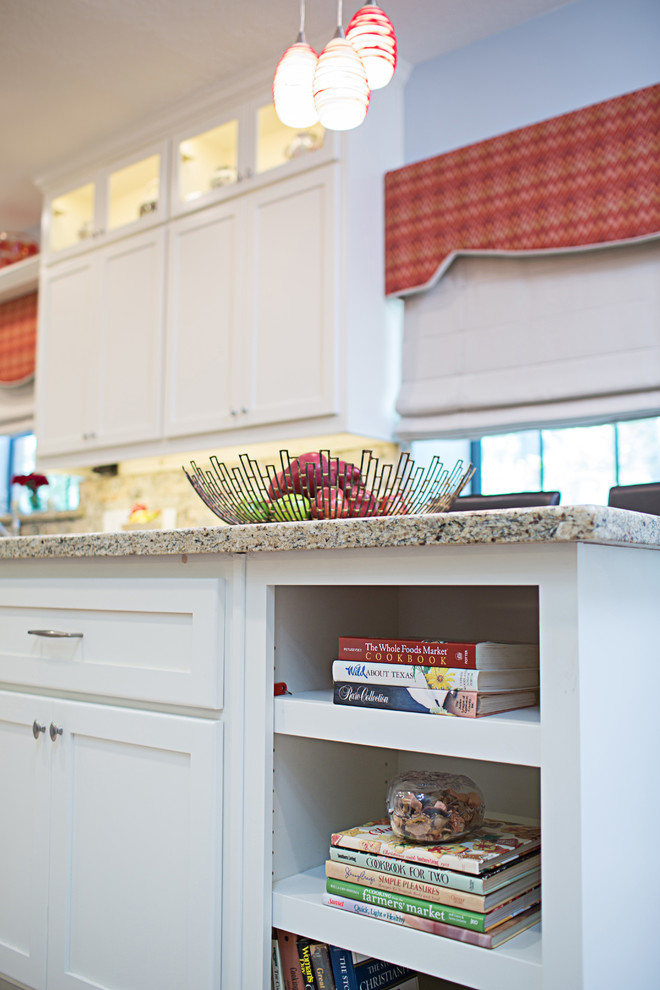 Inspiration for a transitional kitchen remodel in Houston