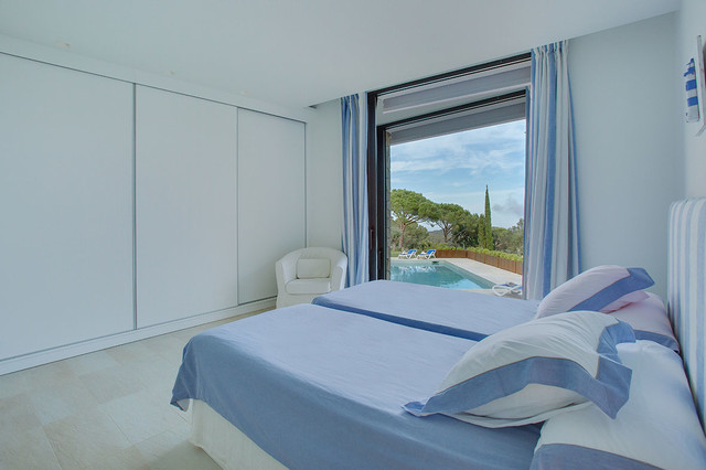 Hone RH CobodelArco coastal-bedroom