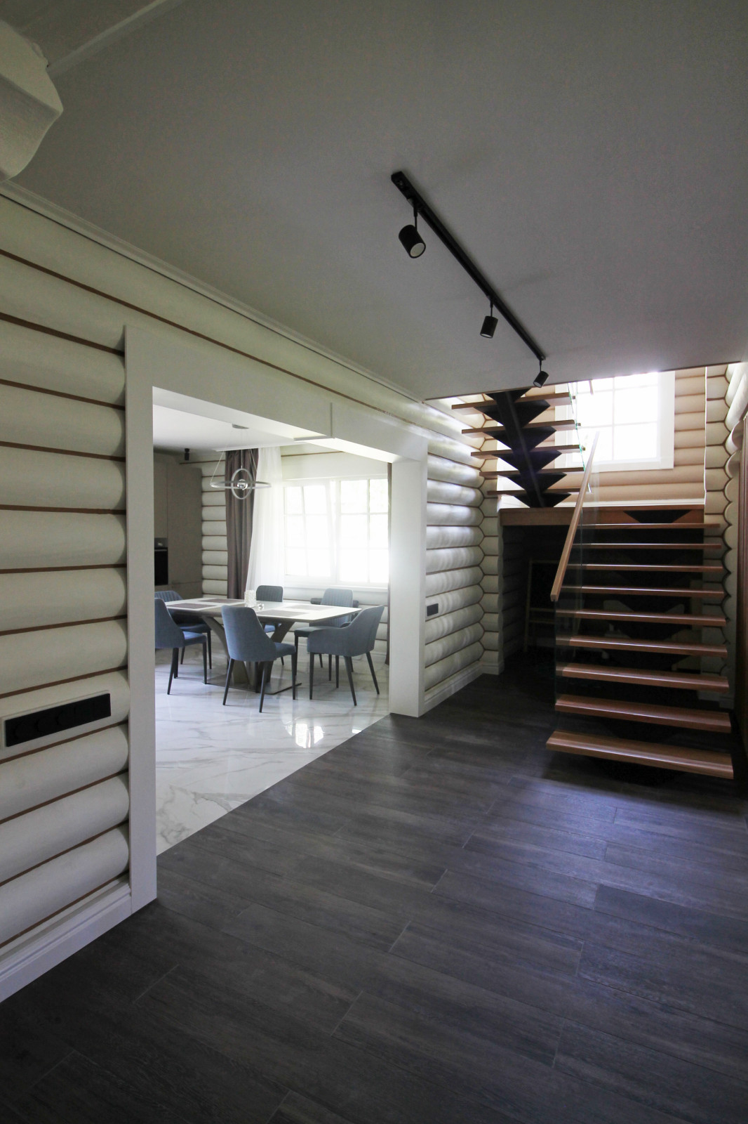 Срубовой коттедж 38 в п.Рощино, Ленинградская обл. Царство-Королевство