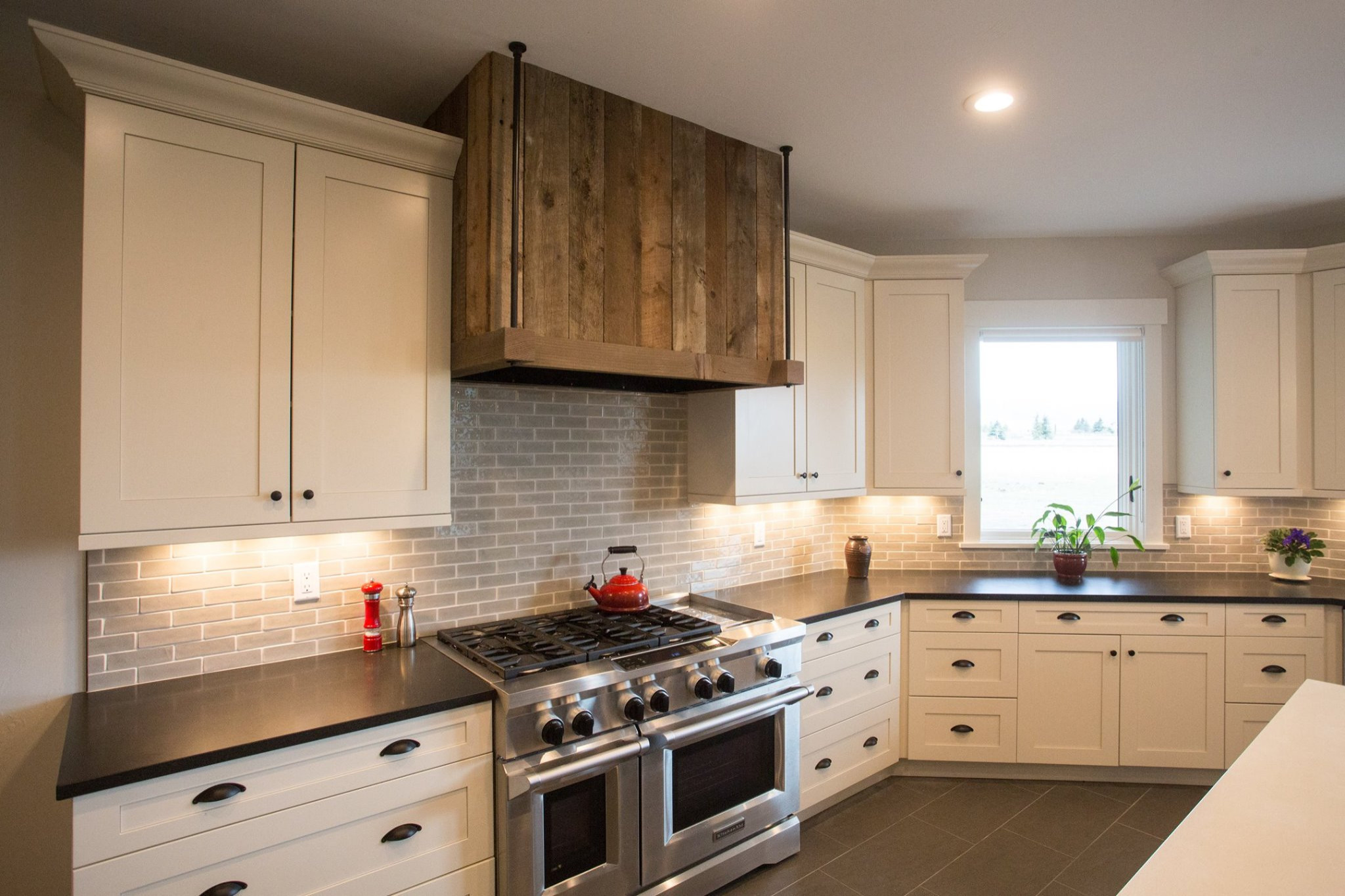 Range Hood by Black Diamond