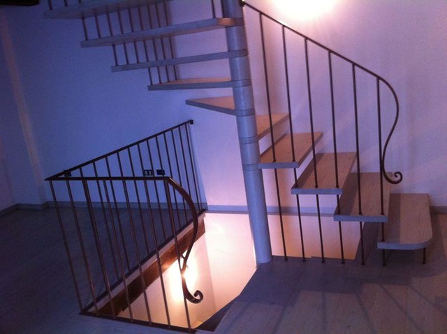 scale modern-trappa
