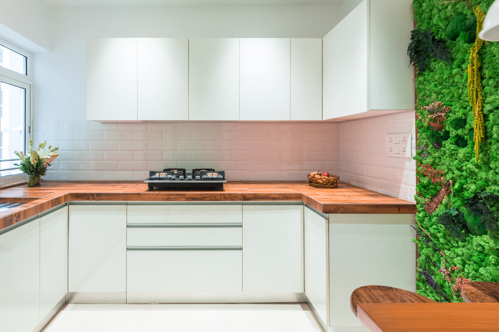 Eclectic kitchen in Mumbai.