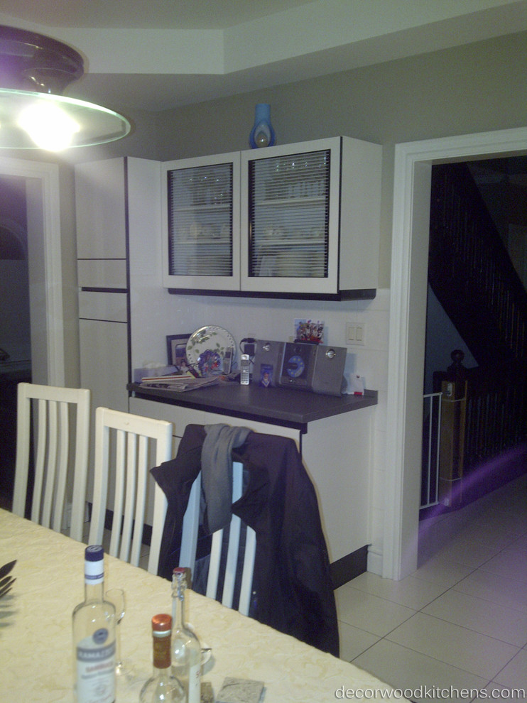 Home design - transitional home design idea in Toronto