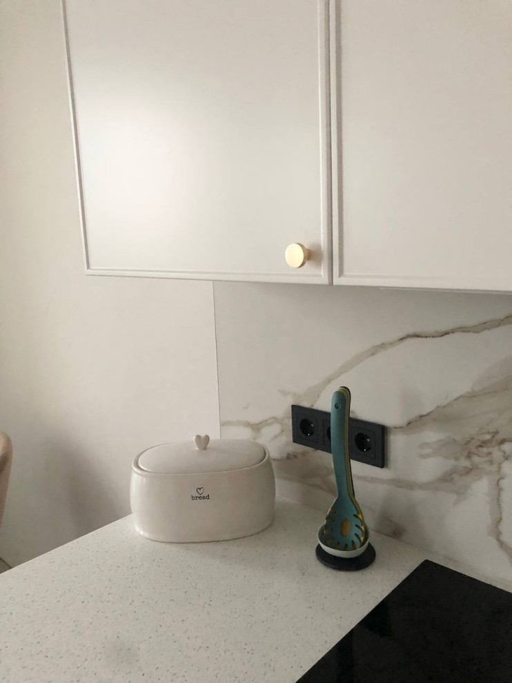 Нежная кухня в пудровых оттенках