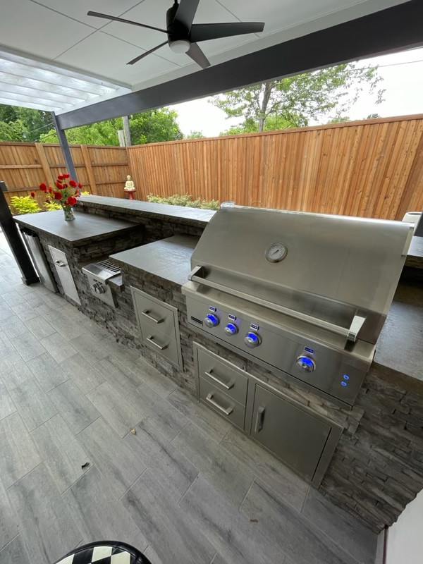 Modern style outdoor kitchen