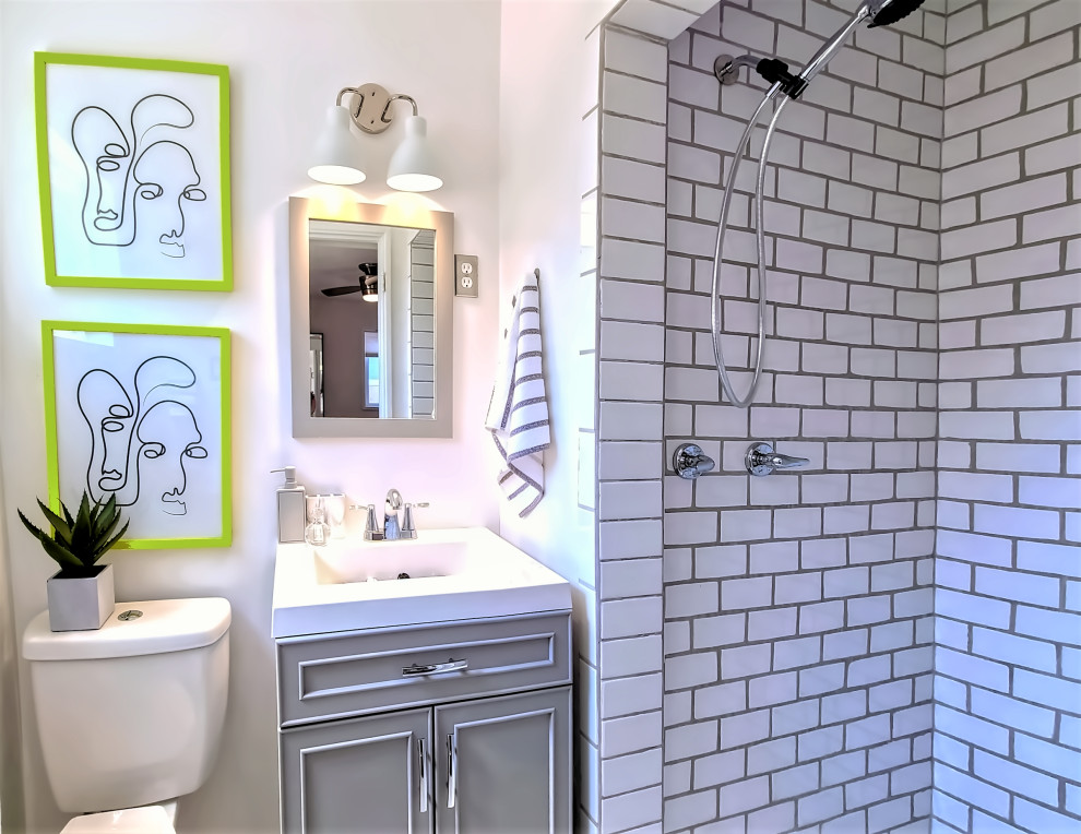 UPTOWN ALBUQUERQUE REDO Modern Bathroom Albuquerque by Robert