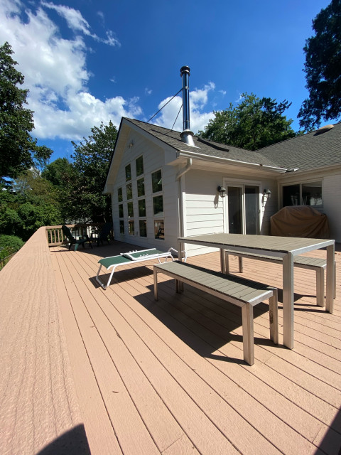 Decks | Wood & Composite Decks contemporary-deck