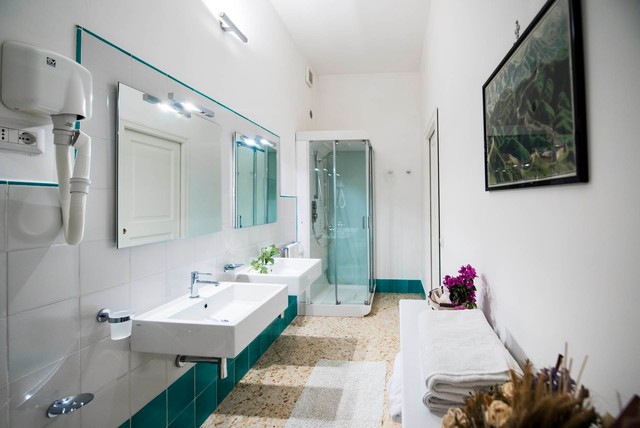 Hotel Pellegrino - Bagno traditional-bathroom