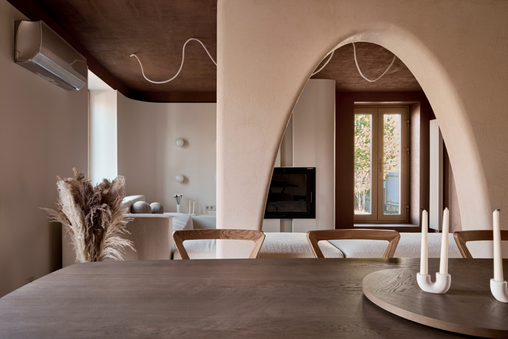 Обнимающая гостиная-столовая