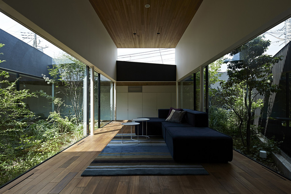 Inspiration for a modern family room in Tokyo Suburbs.